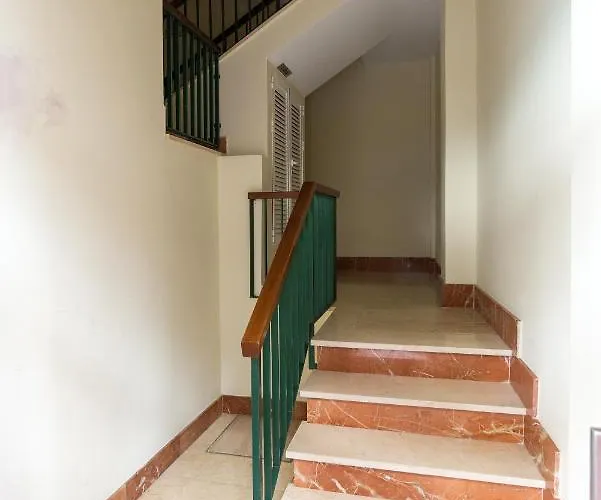 Plaza Uncibay فندق
