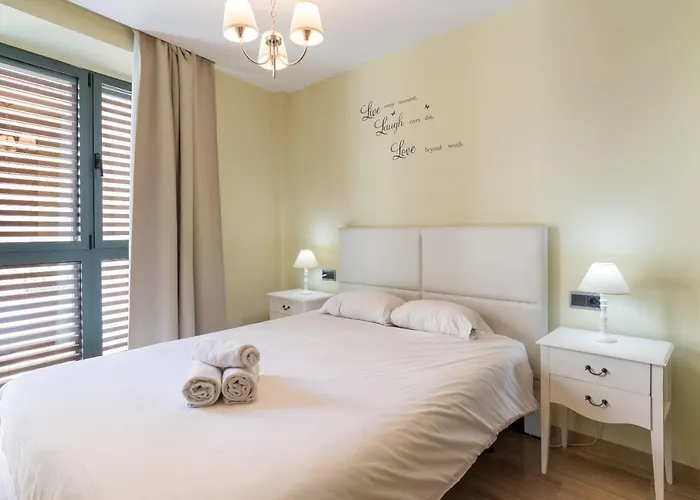 Plaza Uncibay * مالقة